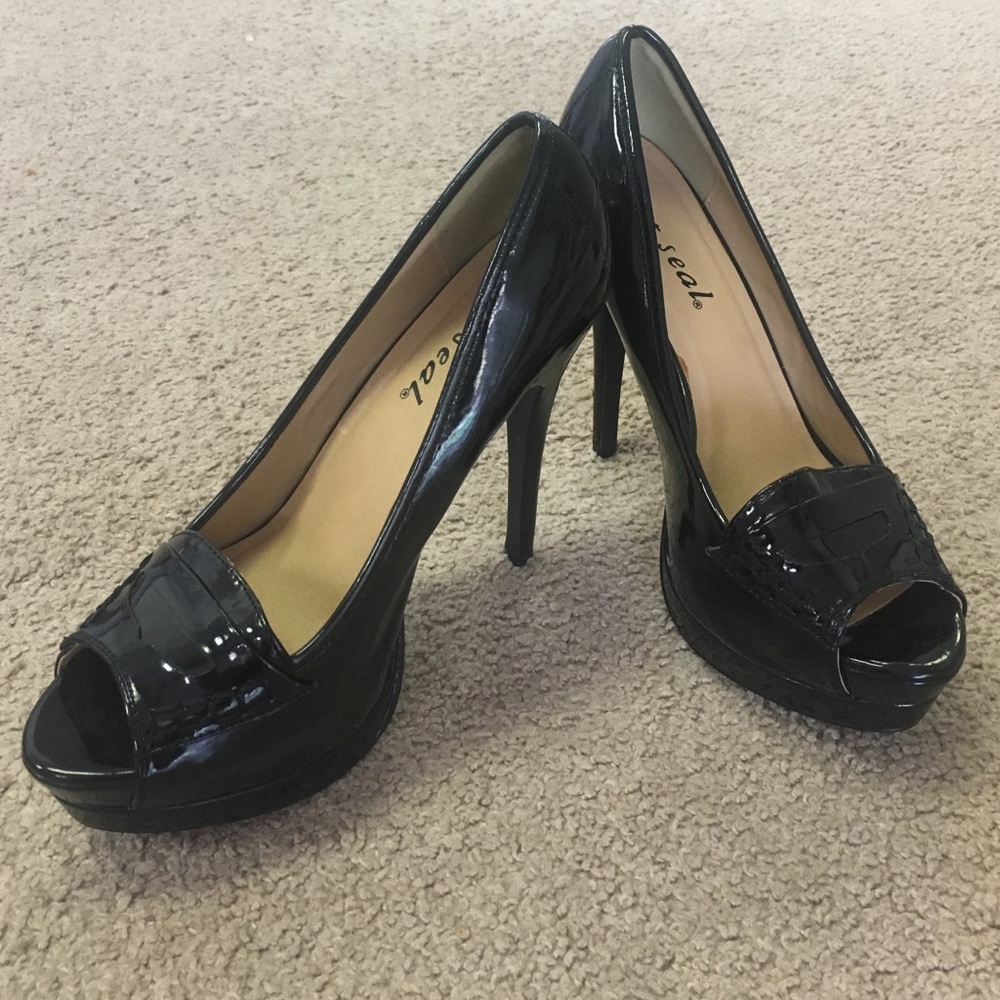 Black patent leather shoes by Wet Seal size 8